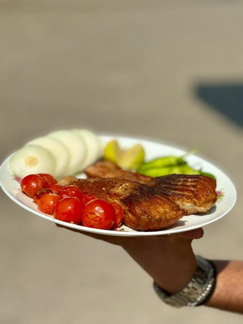 رستوران سنتی و محلی عنبری در آبکنار بندر انزلی