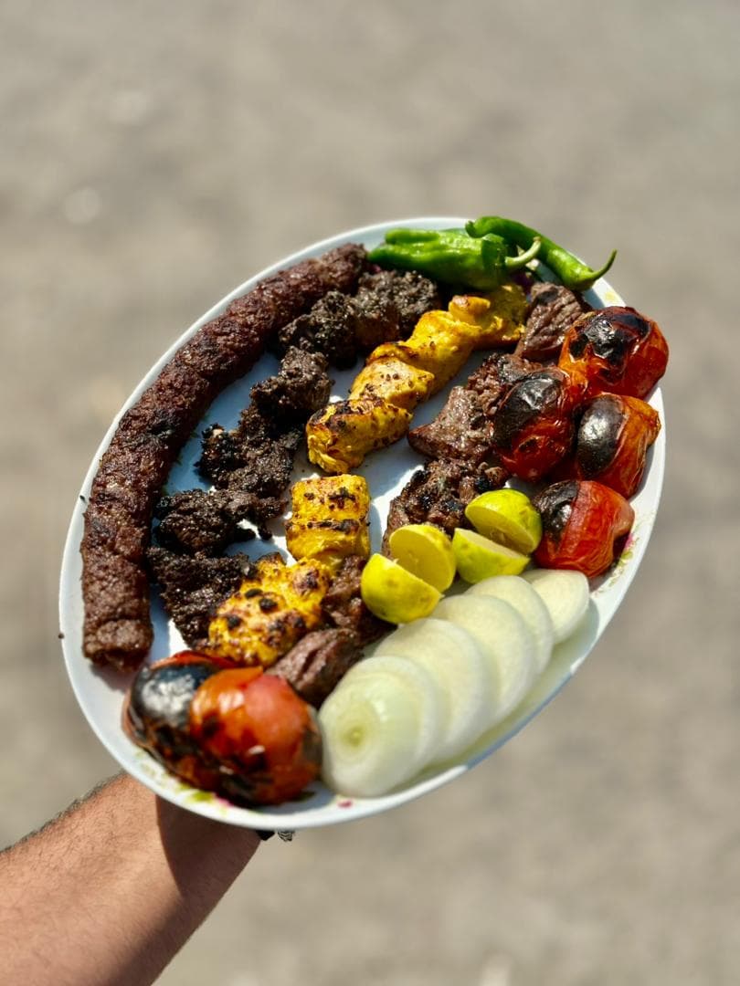 رستوران سنتی و محلی عنبری در آبکنار بندر انزلی