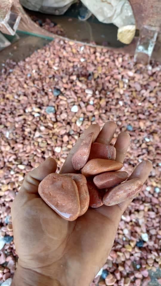 تولید و فروش قلوه سنگ و شن سفید سلیمان زاده در تهران