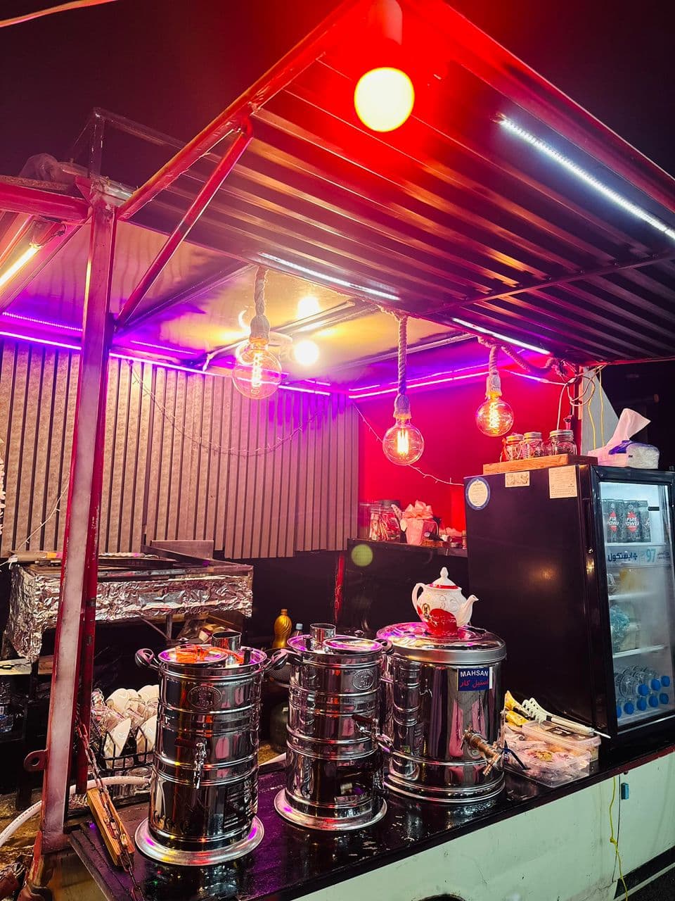 چای فروشی ماشینی تی نوش در شهر رشت