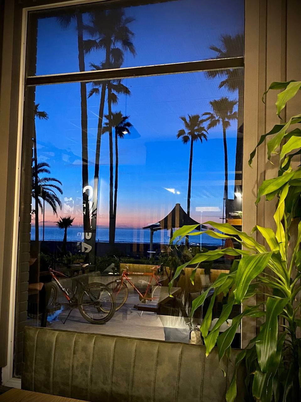 کافه آسترو خانه دریا شهرستان سرخرود