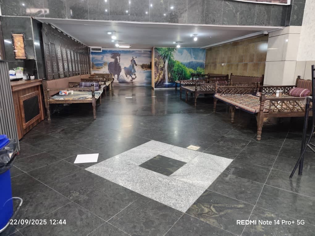 رستوران سنتی شهریار به مدیریت زهره وند در ملایر