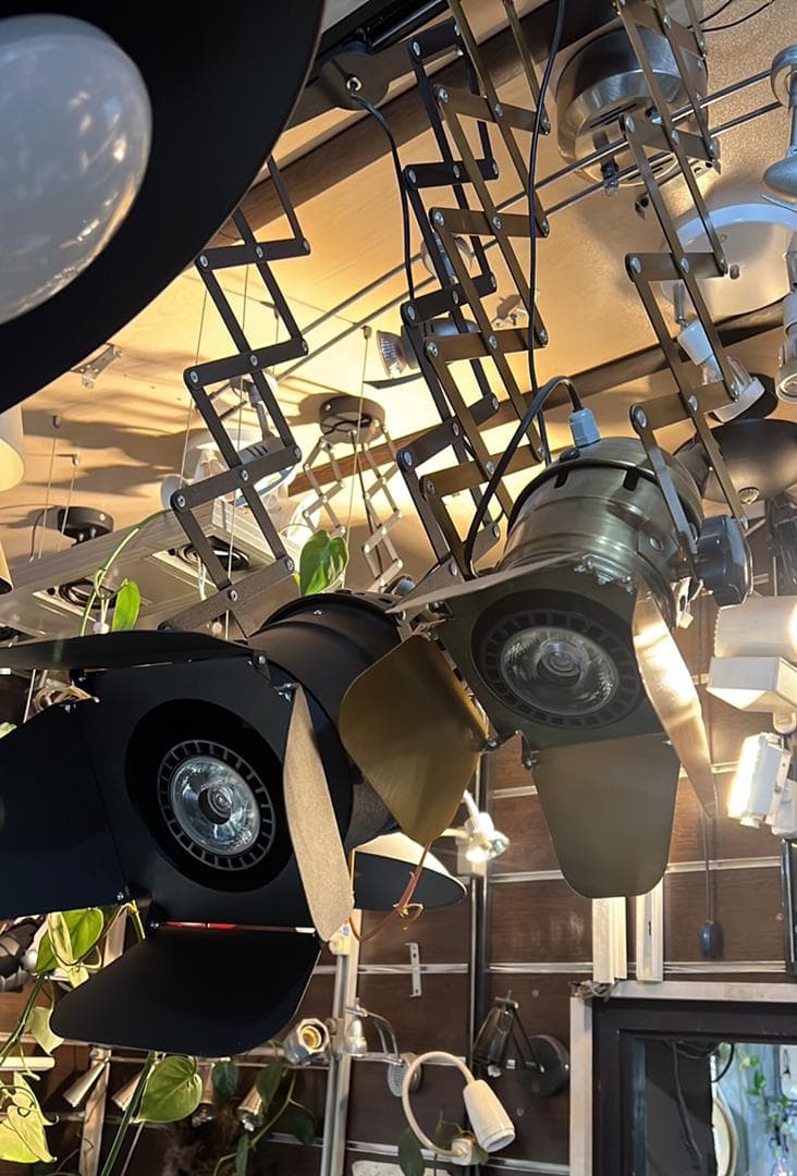 فروش و اجرا چراغ ریلی ترک لامپ پهلوانی در لاله زار تهران